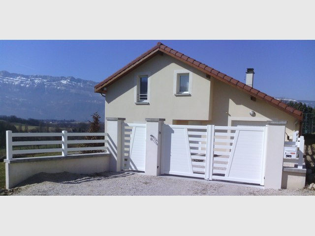portail-battant-alu-cloture-travé- contemporain-ajouré-champagnier-fabrication-installation-entretien-alproconcept