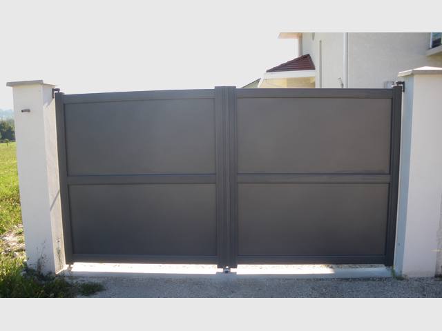203-portail-battant-alu-toles-horizontales-plein-meylan-fabrication-installation-entretien-alproconcept