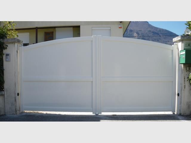 portail-battant-alu-arrondi-tole-claix-fabrication-installation-entretien-alproconcept
