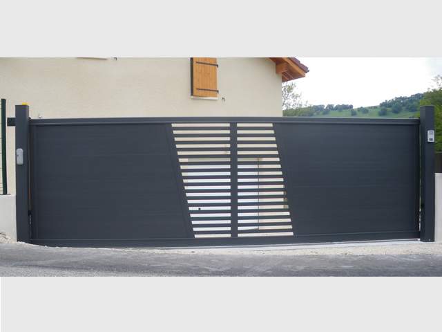 portail-coulissant-alu-ajouré-st-martin-uriage-fabrication-installation-entretien-alproconcept