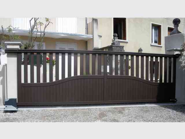 portail-coulissant-chapeau-de-gendarme-vif-fabrication-installation-entretien-alproconcept