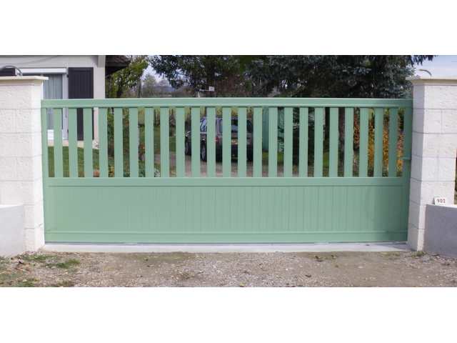 portail-coulissant-contemporain-ajouré-cloture-travé-voreppe-fabrication-installation-entretien-alproconcep