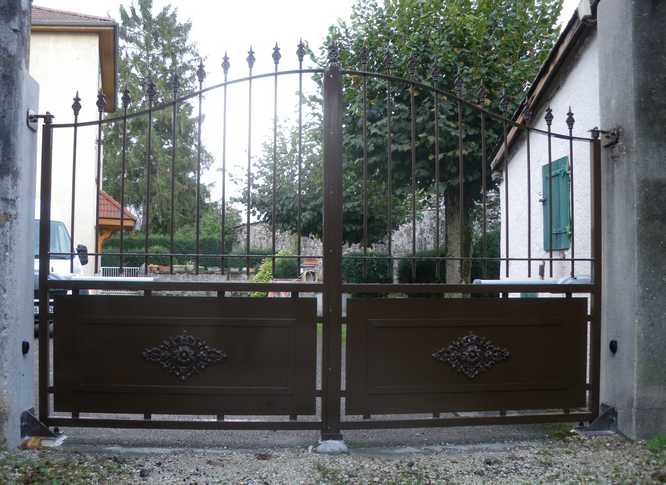 artisan-fabrication-portail-battant-ferronerie-automatique-varces